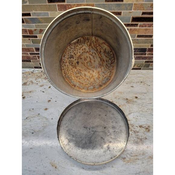 Vintage Toleware Canister, Folk Art Rosemaling, Large Tin, Primitive - Picture 7 of 7